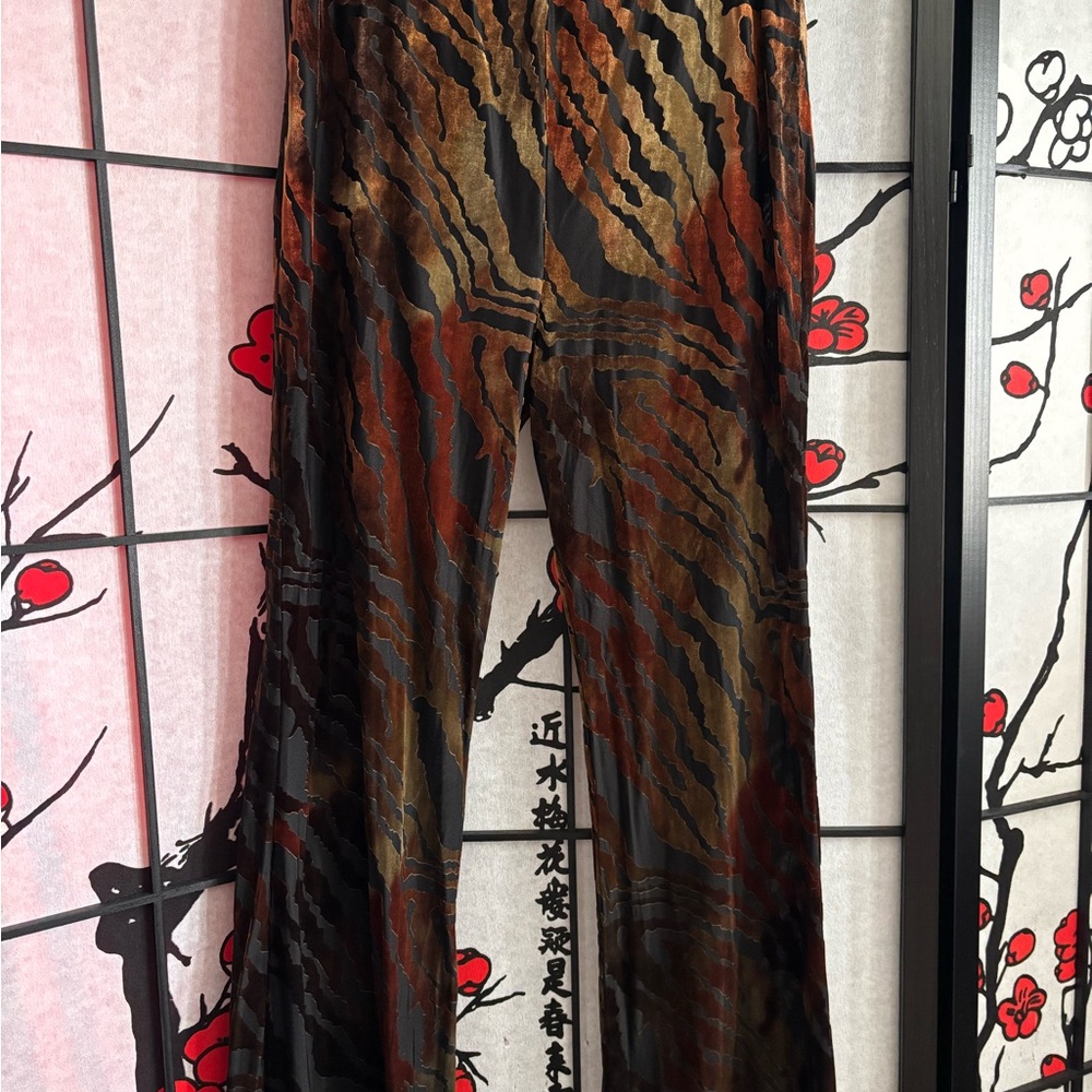 Stylish Multicolor tiger striped Women's Pants